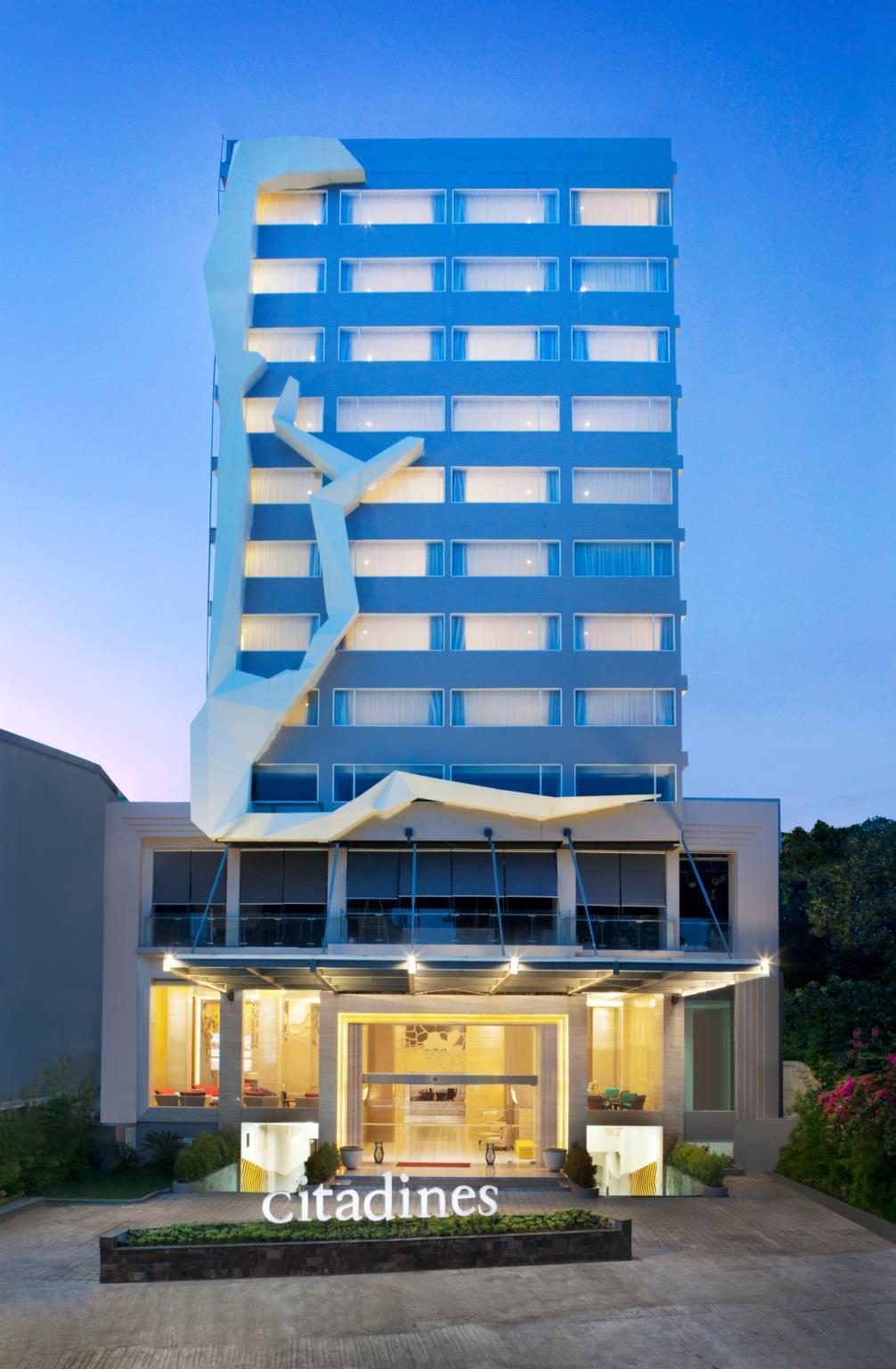 Royal Bay Hotel Makassar Macáçar Exterior foto